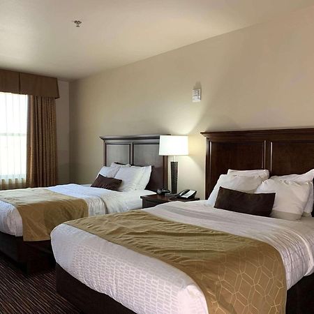 Radisson Hotel River Falls Bagian luar foto