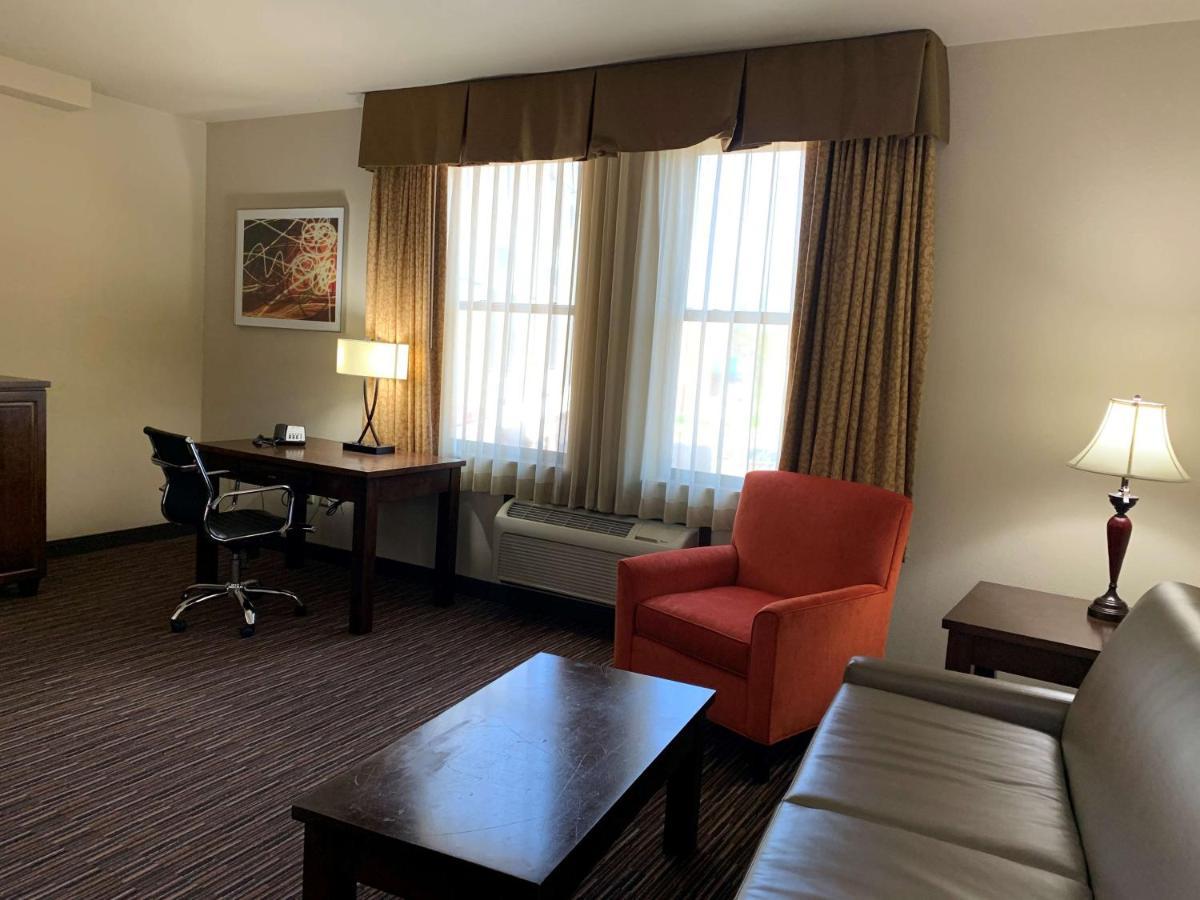Radisson Hotel River Falls Bagian luar foto